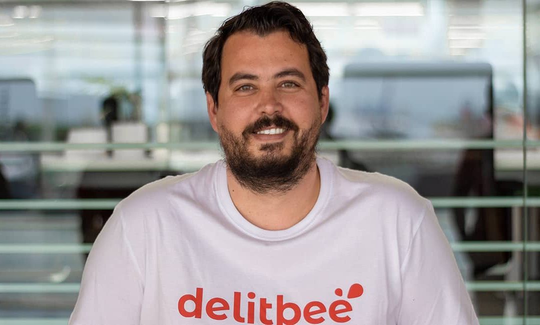 Hablamos con Pau Vivas, fundador y CEO de Delitbee, la app comparador de comida a domicilio