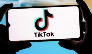 TikTok desafía a Youtube