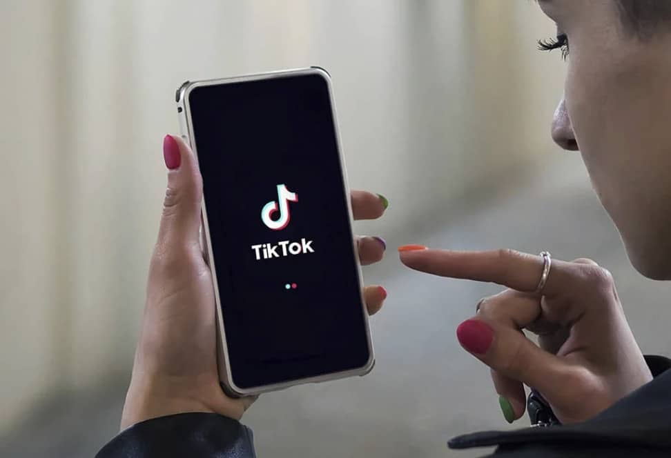 Apple y Google enfrentan una creciente presión para eliminar TikTok de las tiendas de aplicaciones