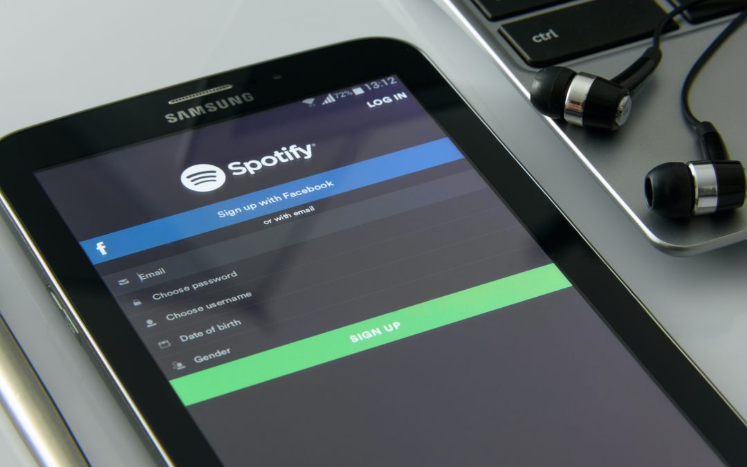 Spotify clona las voces de podcasters y las traduce a otros idiomas