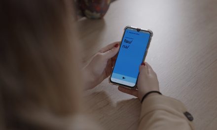 Samsung lanza Impulse, una app con IA para asistir a personas con dificultades en el habla